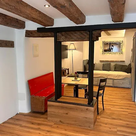 Historisches Altstadt-apartment Im Herzen Von Sankt Veit Apartmán